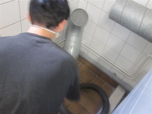 Rensning av tvättstuga.