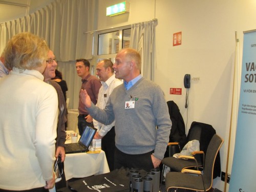 VD-Jonas kommunicerar. 