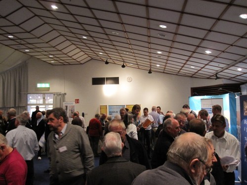 Mässan var välbesökt. Längst borta skymtar SIMABs utställning. 