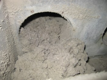 Smuts från cirka 2 m frånluftskanal