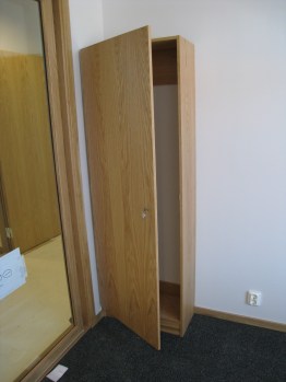 Garderob i kontorsrum