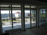 Terrass, med Maxi i bakgrunden