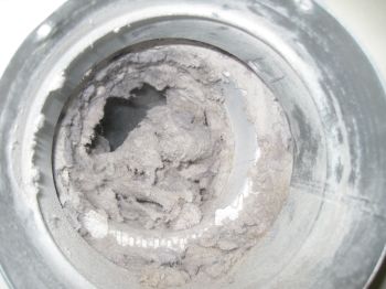 Ventilation i tvättstuga före rensning 3